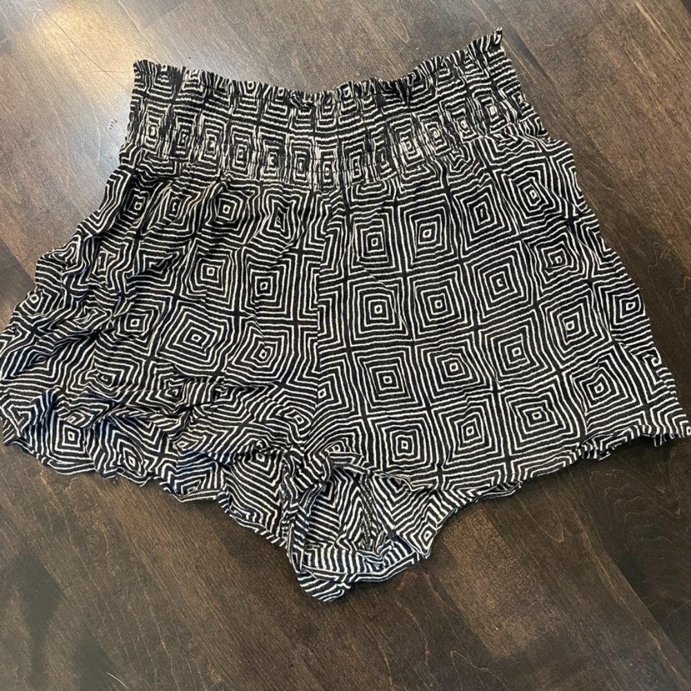 URBAN OUTFITTERS Shorts